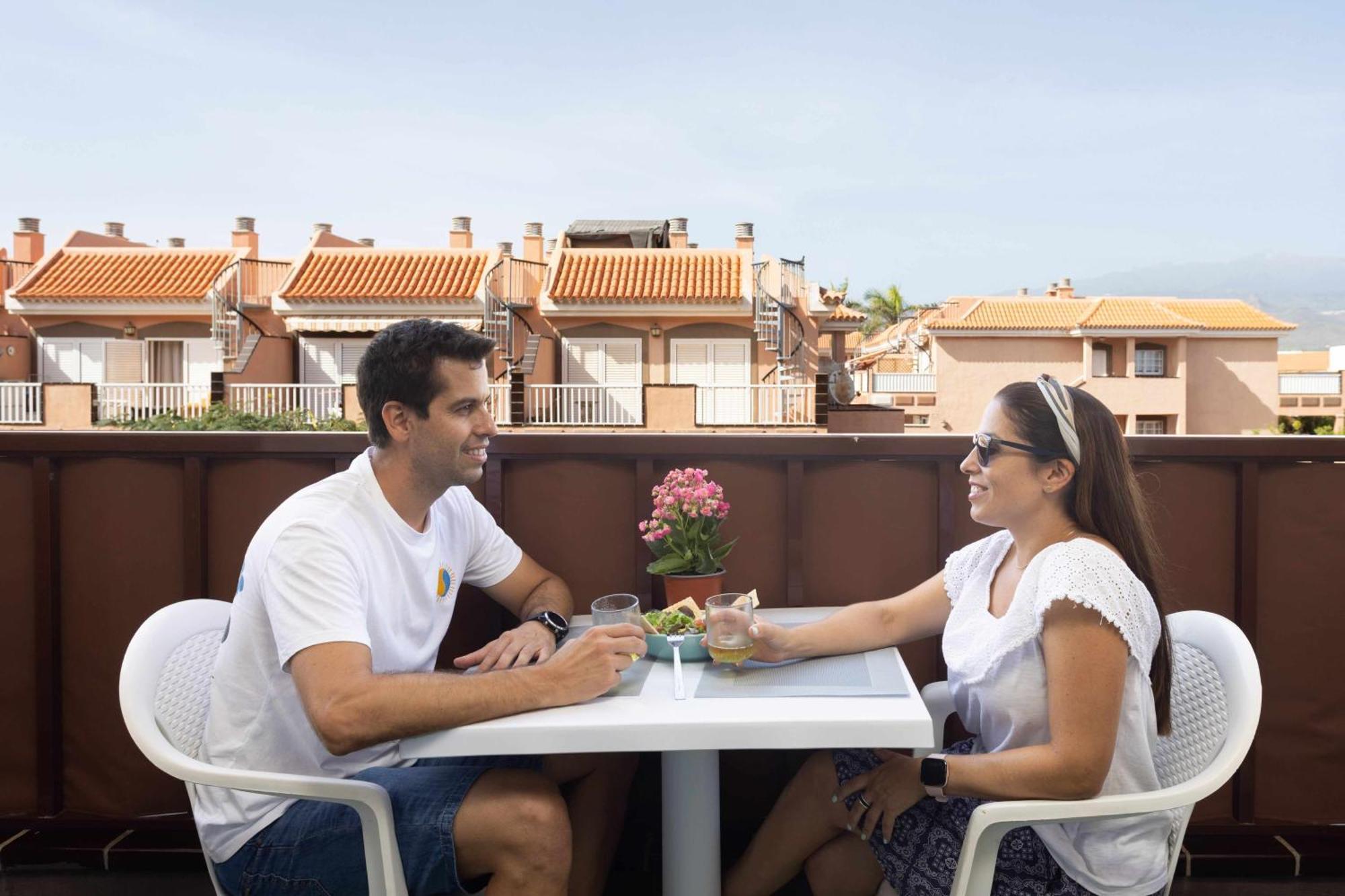 Agradable Piso Con Piscina & Playa Terraza Y Wifi Apartment Коста дел Силенцио Екстериор снимка