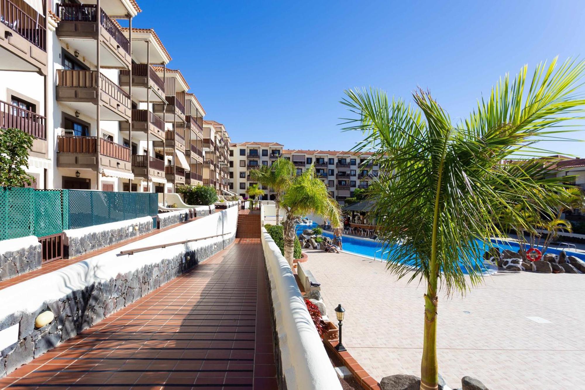 Agradable Piso Con Piscina & Playa Terraza Y Wifi Apartment Коста дел Силенцио Екстериор снимка
