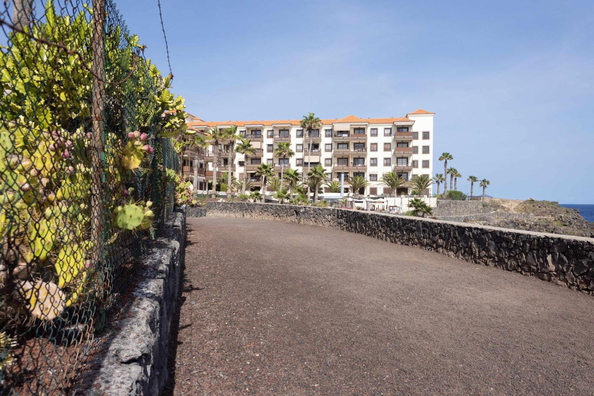 Agradable Piso Con Piscina & Playa Terraza Y Wifi Apartment Коста дел Силенцио Екстериор снимка